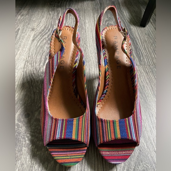 NEW tribal print slingback heels, never worn - Picture 5 of 8